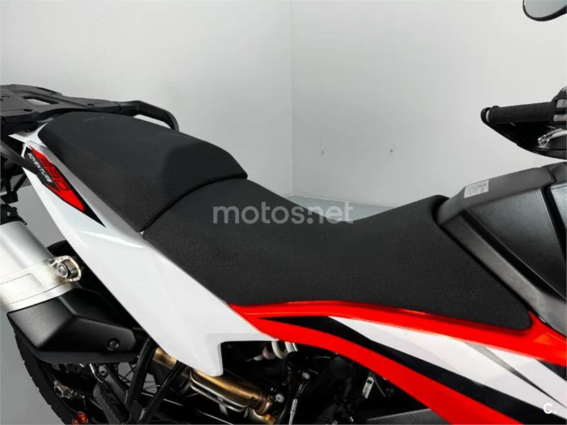 KTM 890 – Vista 6