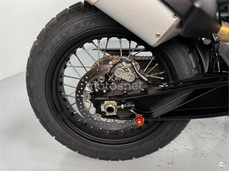 KTM 890 – Vista 8