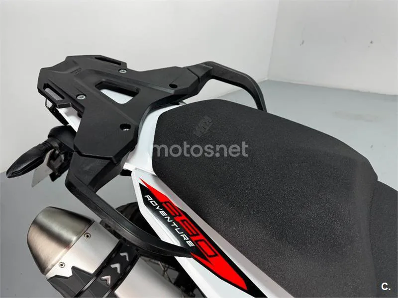 KTM 890 – Vista 9