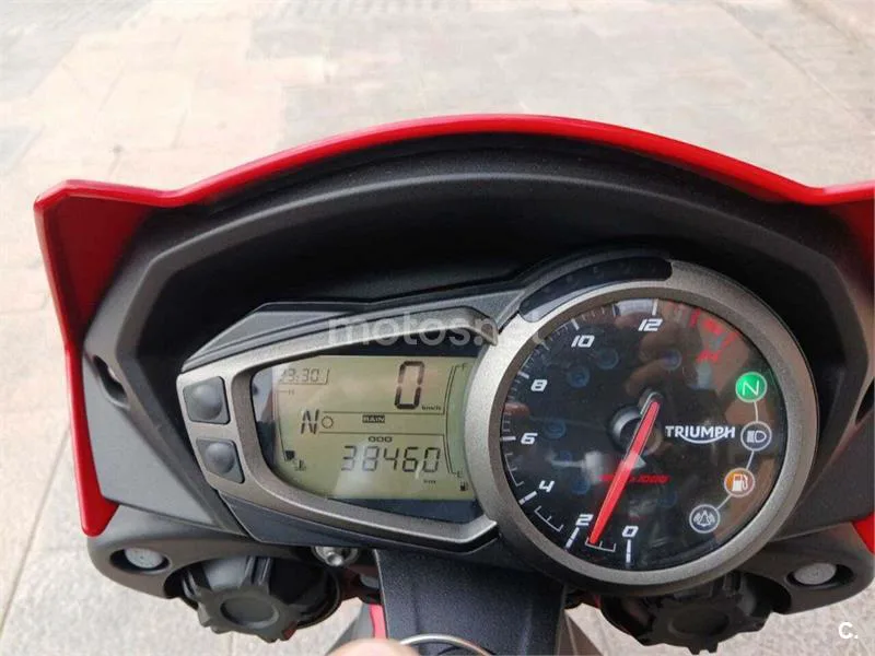 Triumph Street Triple – Vista 13