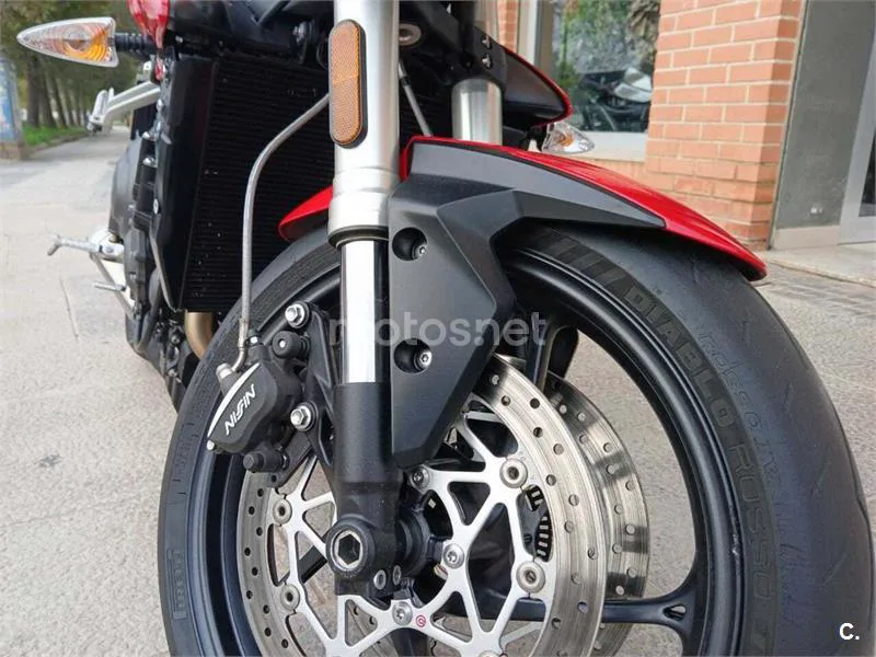 Triumph Street Triple – Vista 5