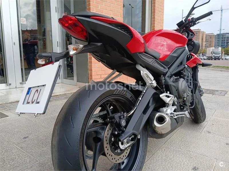 Triumph Street Triple – Vista 3