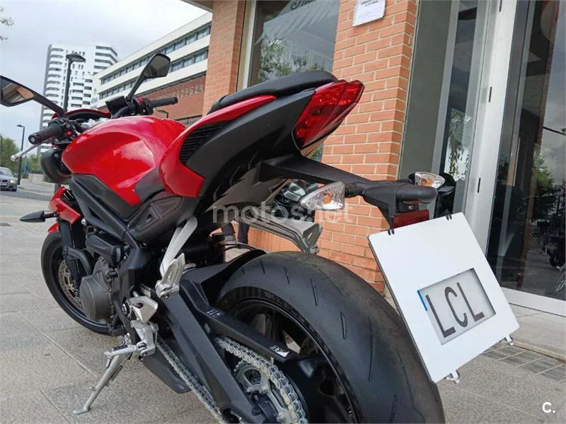Triumph Street Triple – Vista 10