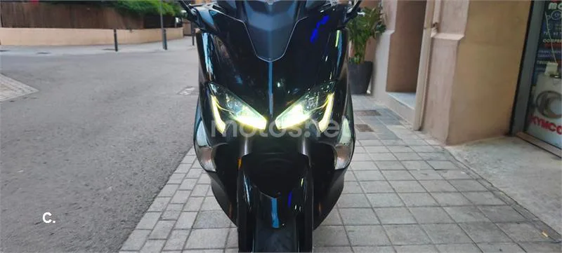 Yamaha TMAX 530 – Vista 12