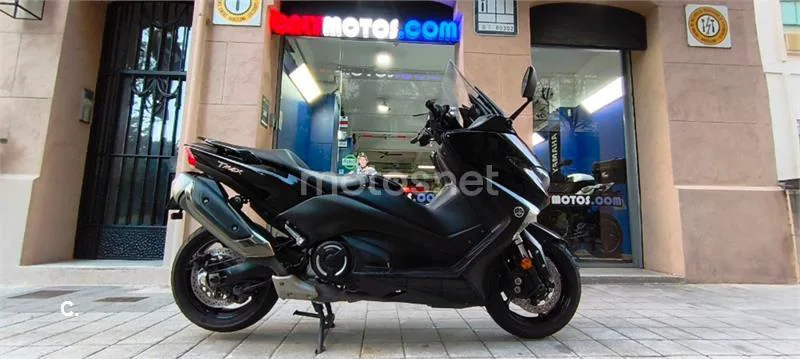 Yamaha TMAX 530 – Vista 15