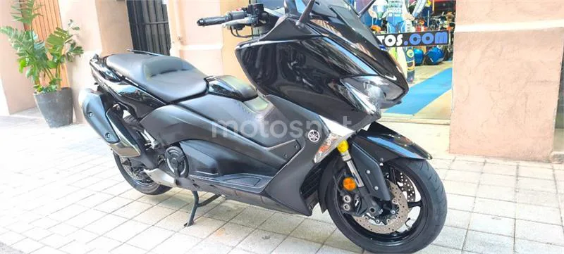 Yamaha TMAX 530 – Vista 18