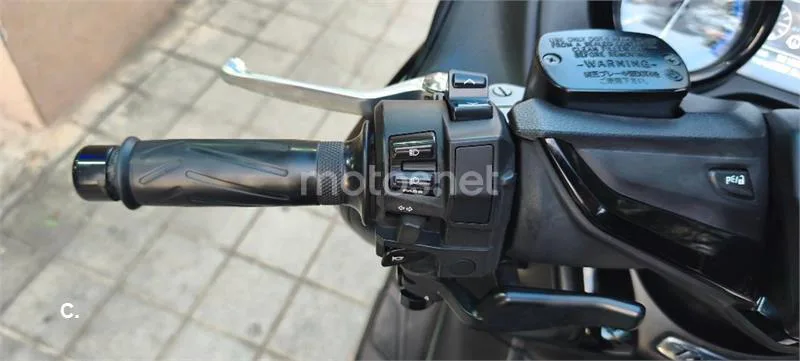 Yamaha TMAX 530 – Vista 8