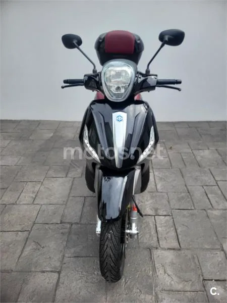 Piaggio Beverly Sport Touring 350 – Vista 2