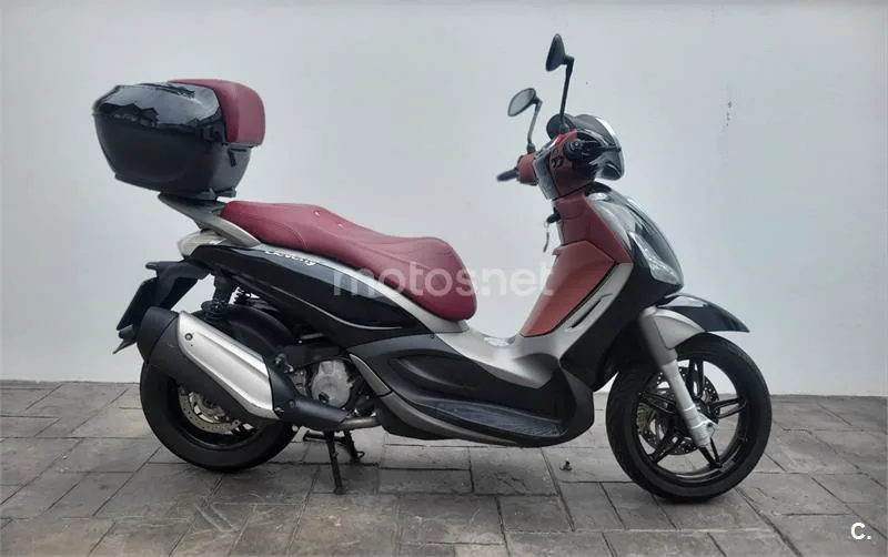 Piaggio Beverly Sport Touring 350 – Vista 3