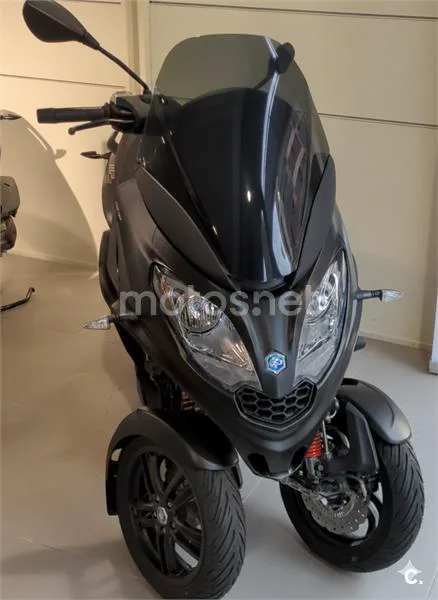 Piaggio MP3 – Vista 4