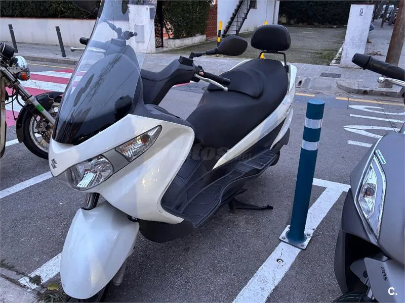 Suzuki Burgman 125 – Vista 2