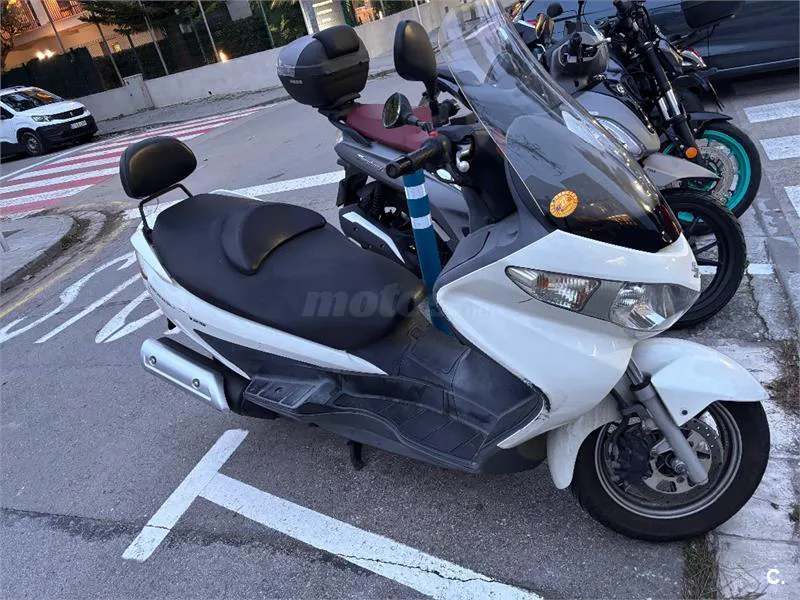 Suzuki Burgman 125 – Vista 3