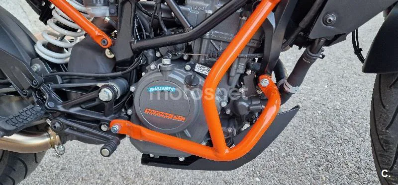 KTM 125 – Vista 8