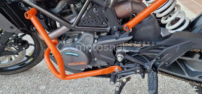 KTM 125 – Vista 9