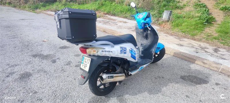 Honda NES 125 – Vista 5