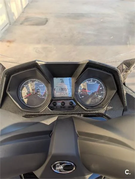 Kymco Super Dink 125 – Vista 5