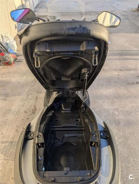 Kymco Super Dink 125 – Vista 7