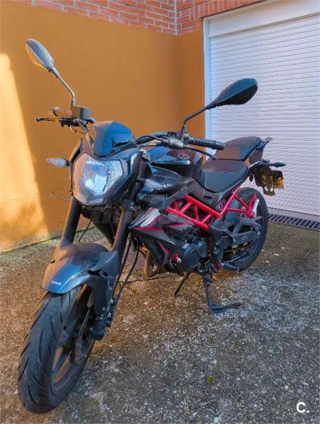 Benelli BN 125 – Vista 2