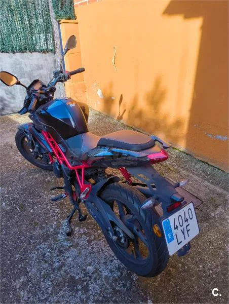 Benelli BN 125 – Vista 4