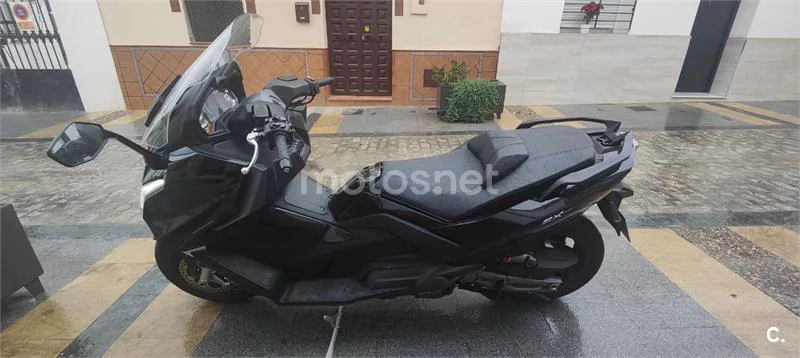 Kymco AK 550 – Vista 3