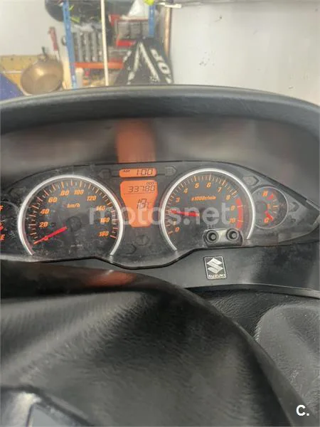 Suzuki Burgman 400 – Vista 5