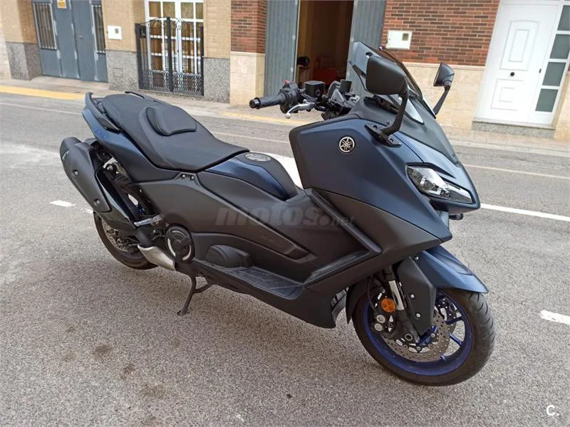 Yamaha TMAX – Vista 2