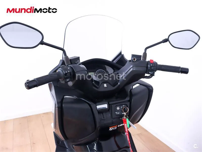 Suzuki Burgman 400 – Vista 11