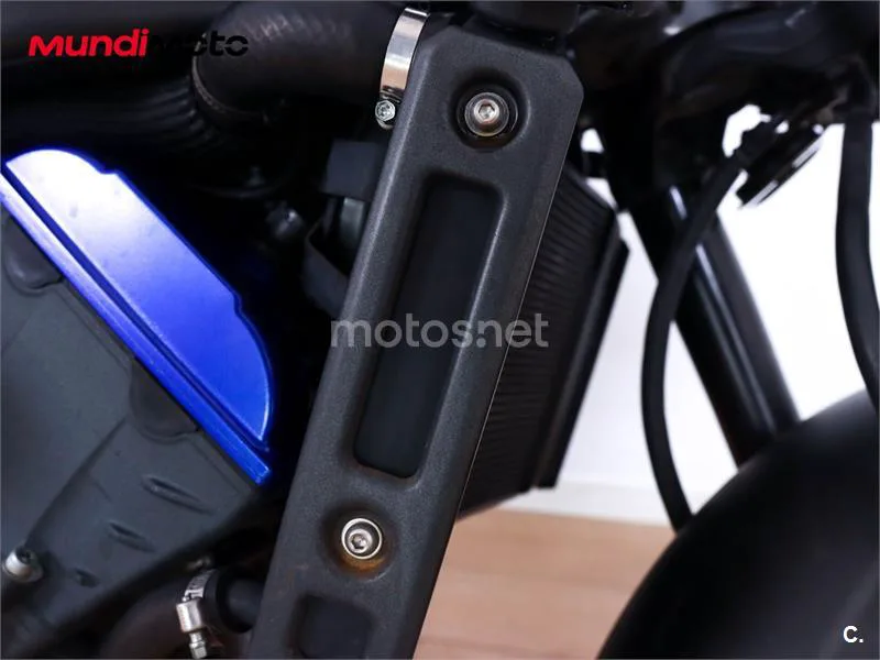 Yamaha FZ8 – Vista 20