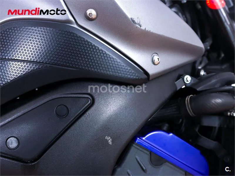 Yamaha FZ8 – Vista 21