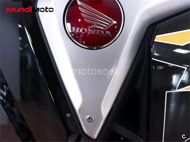 Honda CRF 1000L Africa Twin – Vista 15