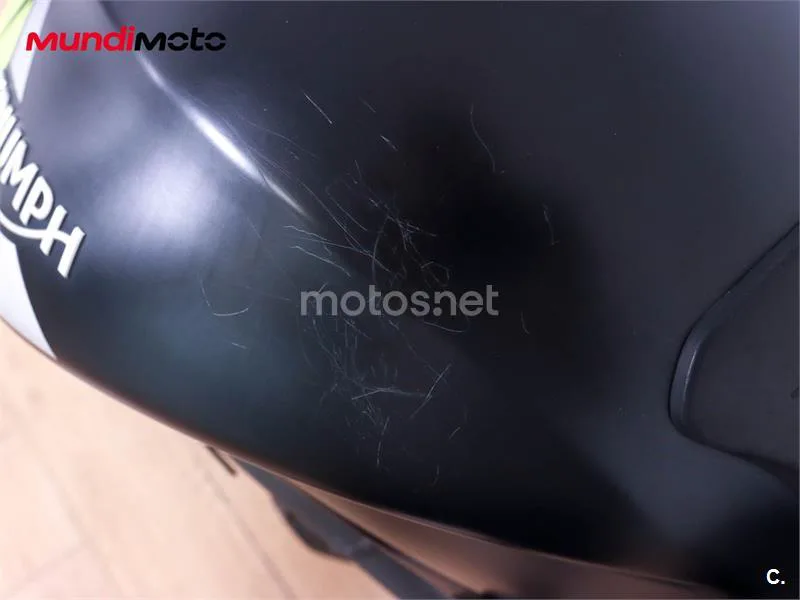Triumph Speed Triple – Vista 14
