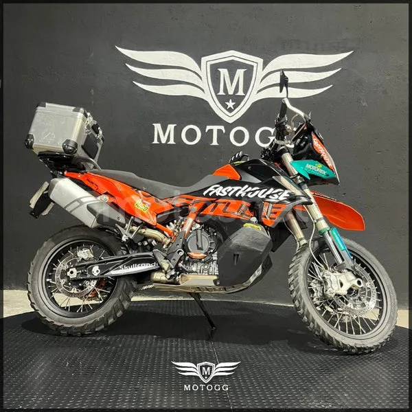 KTM 890 – Vista 3