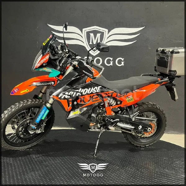 KTM 890 – Vista 5