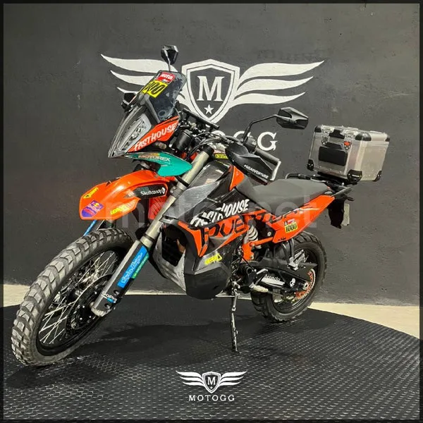 KTM 890 – Vista 6