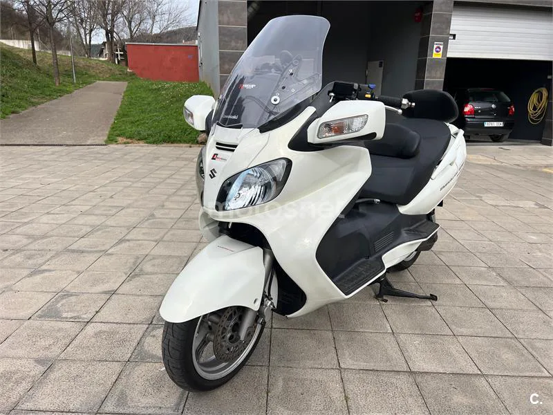 Suzuki Burgman 650 Executive – Vista 2