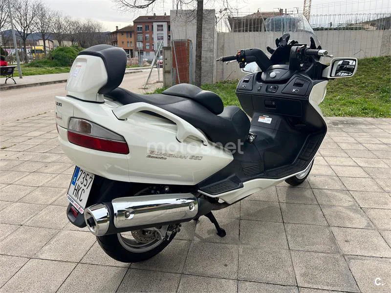 Suzuki Burgman 650 Executive – Vista 5