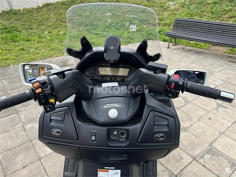 Suzuki Burgman 650 Executive – Vista 7