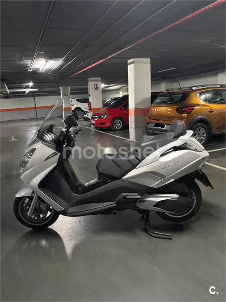 Peugeot SATELIS 400 2000 € 2015 Madrid - 2