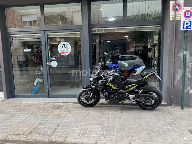 Kawasaki Z900 – Vista 9