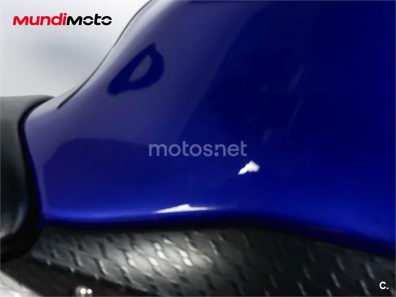 Yamaha R1 – Vista 15