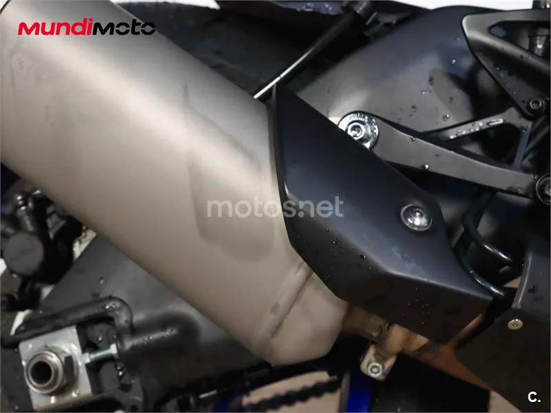 Yamaha R1 – Vista 17