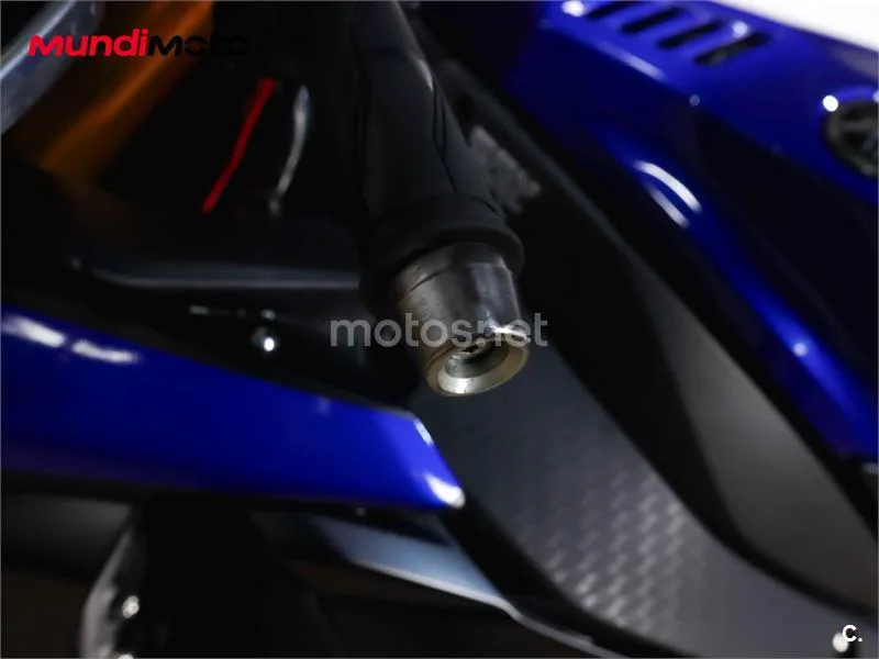 Yamaha R1 – Vista 22