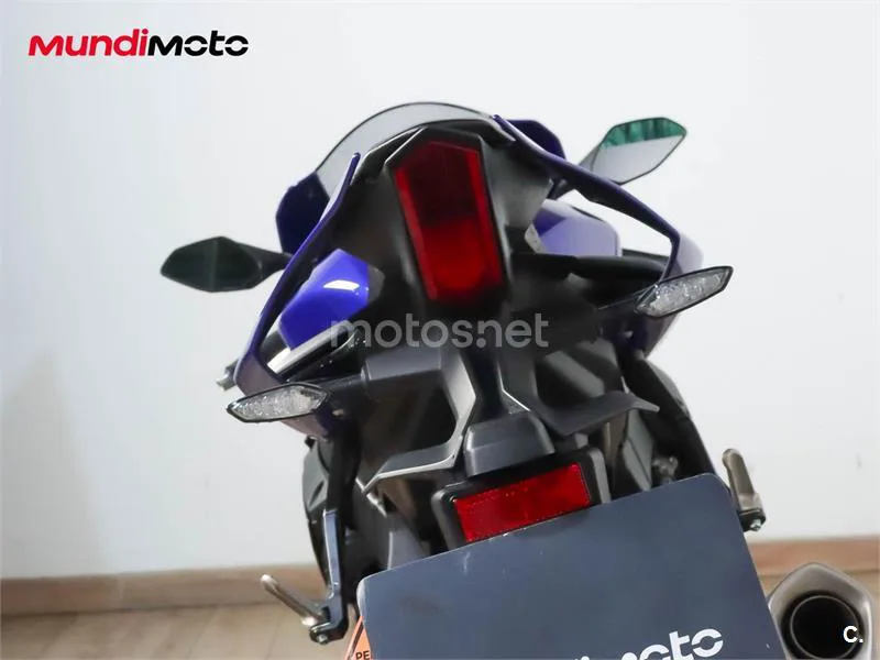 Yamaha R1 – Vista 9