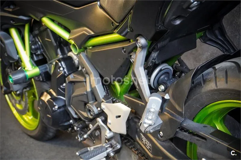 Kawasaki Z650 – Vista 12