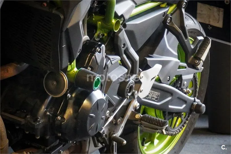 Kawasaki Z650 – Vista 15