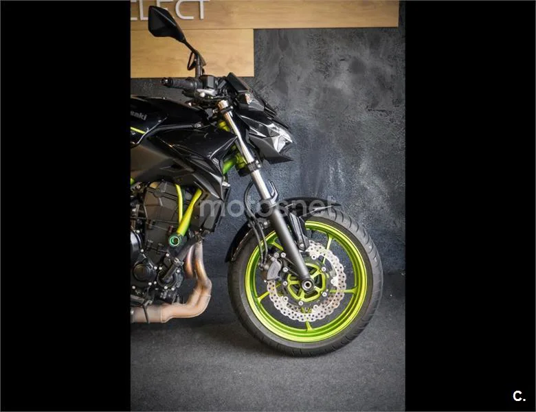Kawasaki Z650 – Vista 7