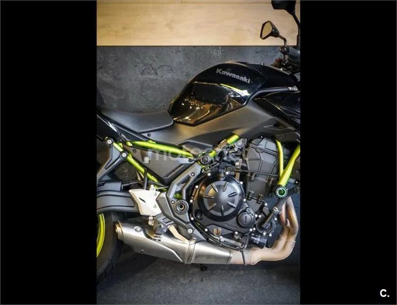 Kawasaki Z650 – Vista 8