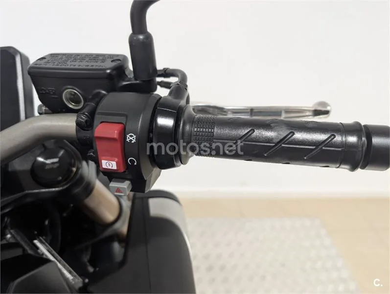 Honda CB 650 R – Vista 11