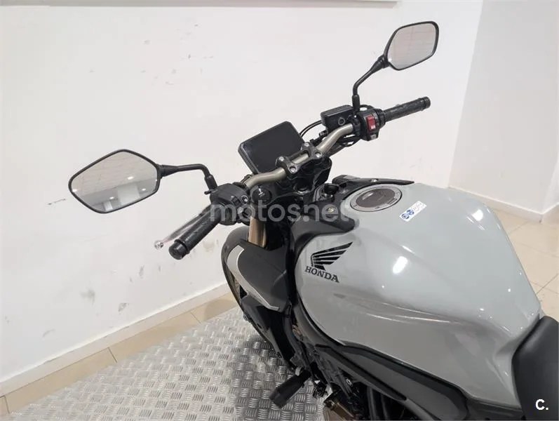 Honda CB 650 R – Vista 12