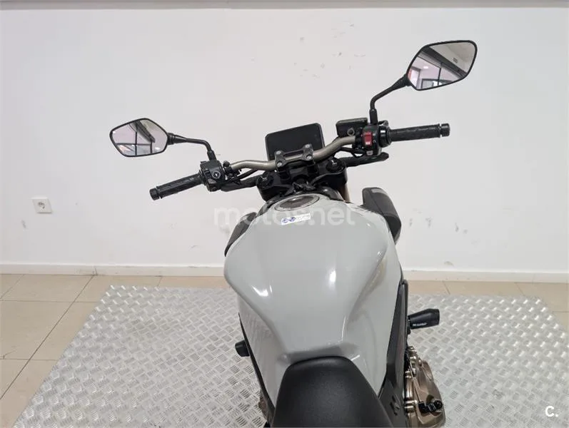 Honda CB 650 R – Vista 13
